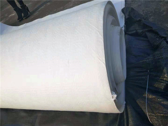 復合土工膜的價格區(qū)間為何如此差異？