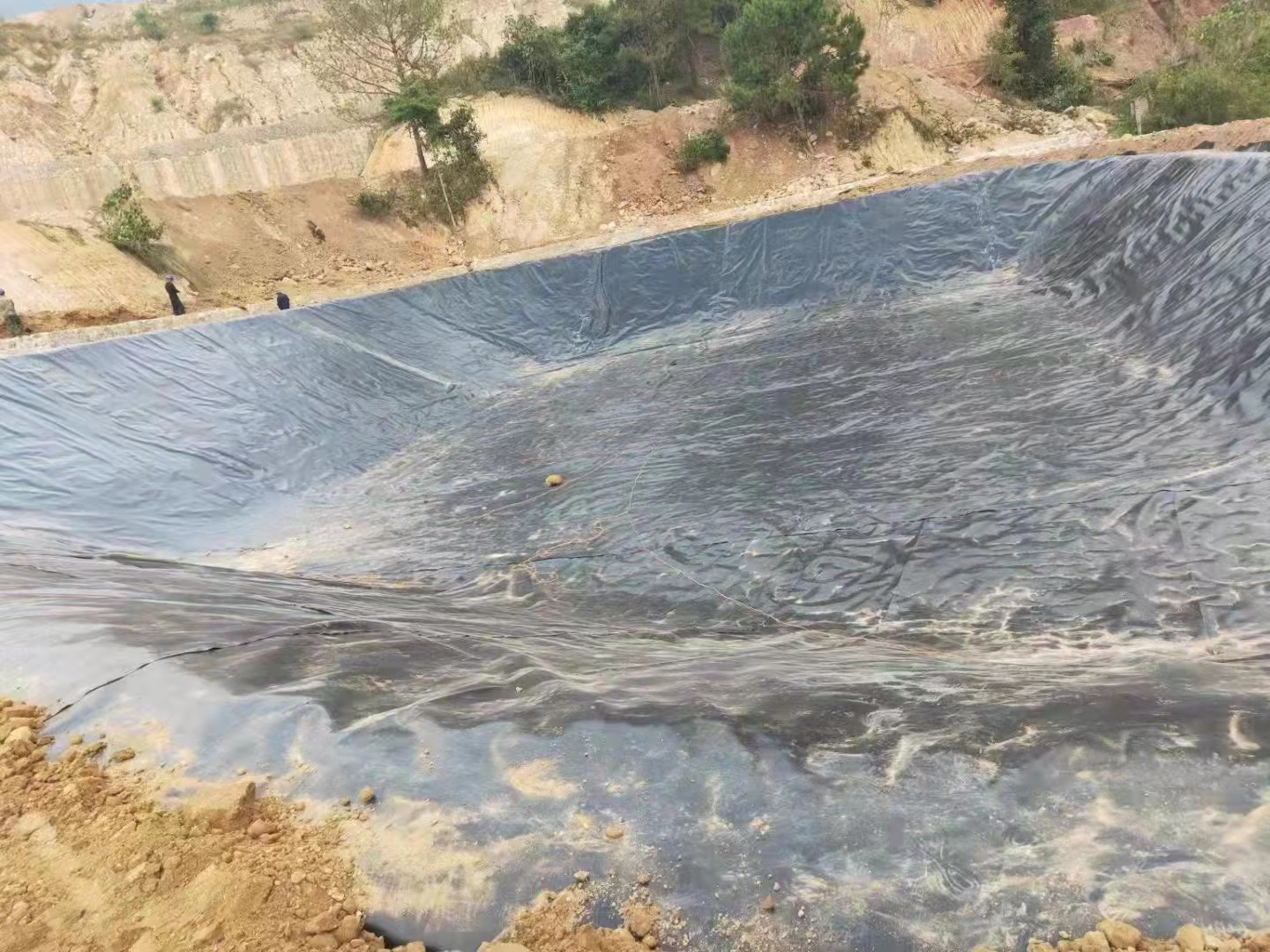 HDPE防滲土工膜應(yīng)用在蓄水池